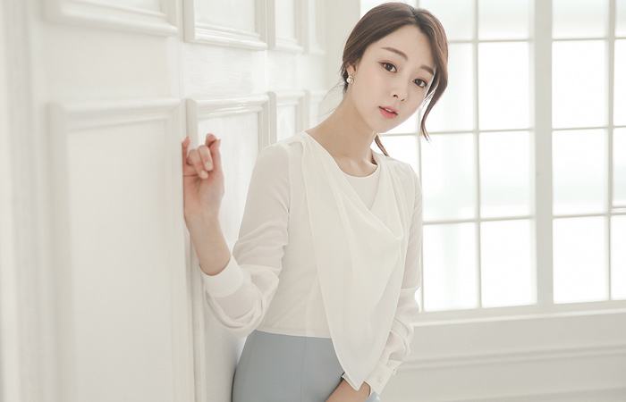 エレガンスカウルドレープドレス