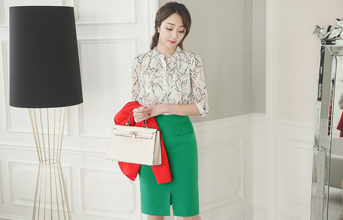 フローラルスプリッグブラウス