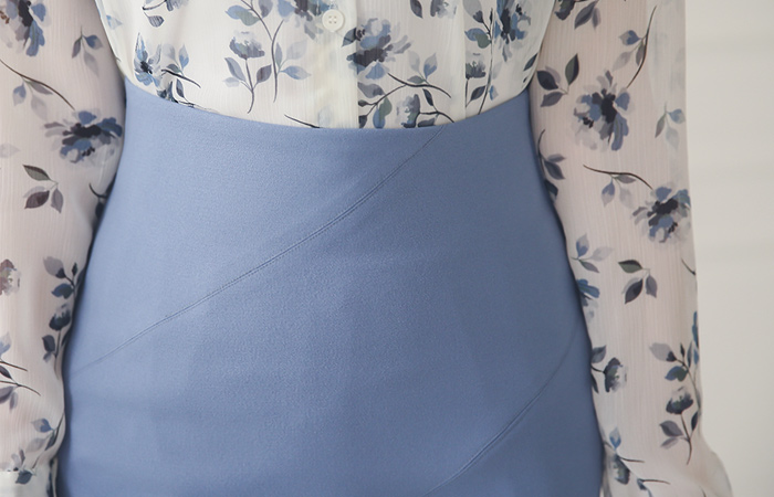 斜線切開オンバルひらきスカート