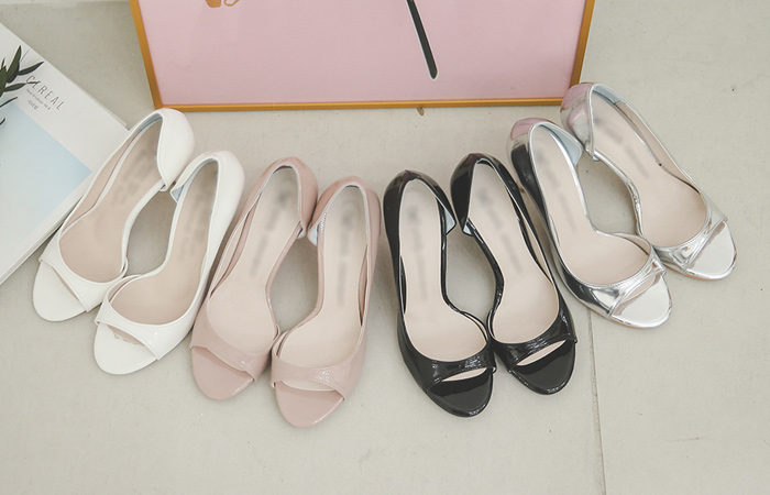 トーオープンエナメルパンプス