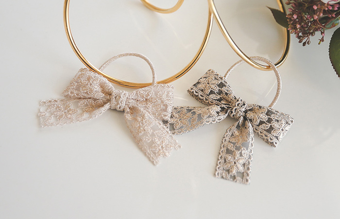 ハンドメイドレイスリボンの頭ひも