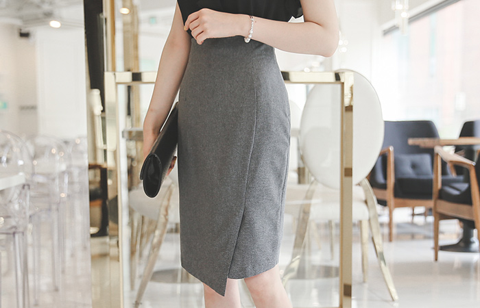 パイピングウエストラップ切開スカート