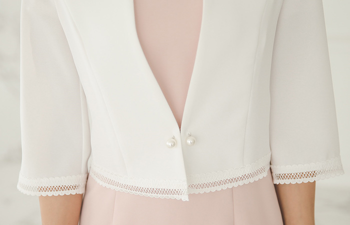 パンチング刺繍トリミングショートジャケット