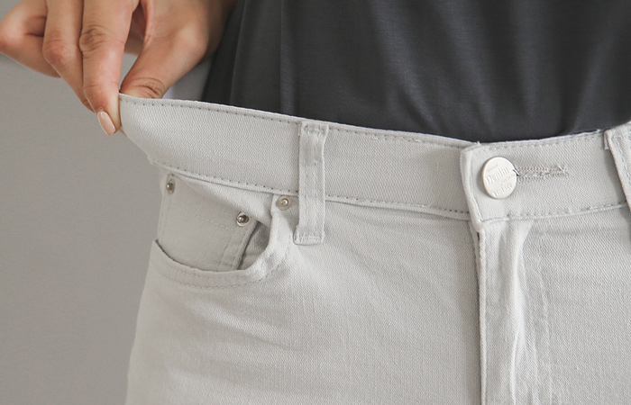 こートンスパンの中のバンディングブーツカットパンツ