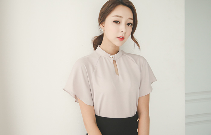 ゴールドパールチョーカーネックシルキーブラウス