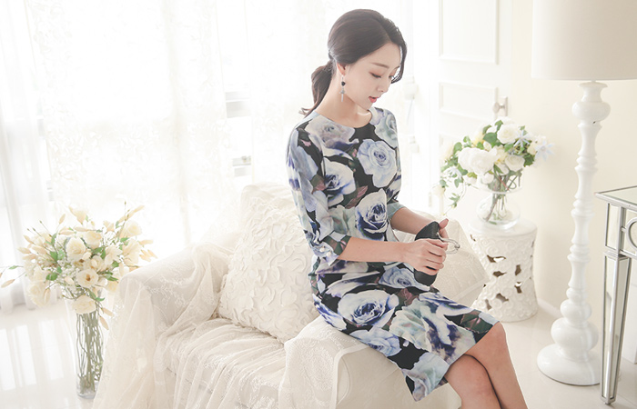 アーティスティックローズフラワーミディド​​レス