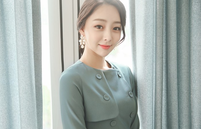 プロサムダブルボタンペプラムドレス