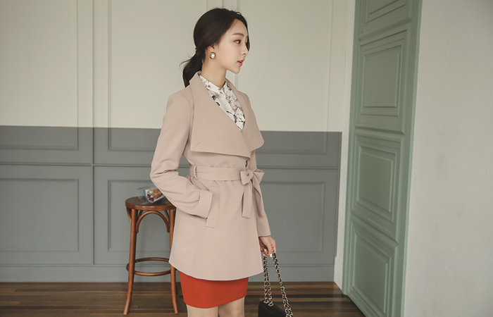 ソフトウイングカラーハイネックジャケット