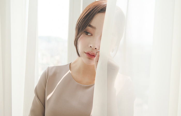 ギャザードレープ真珠のブローチドレス