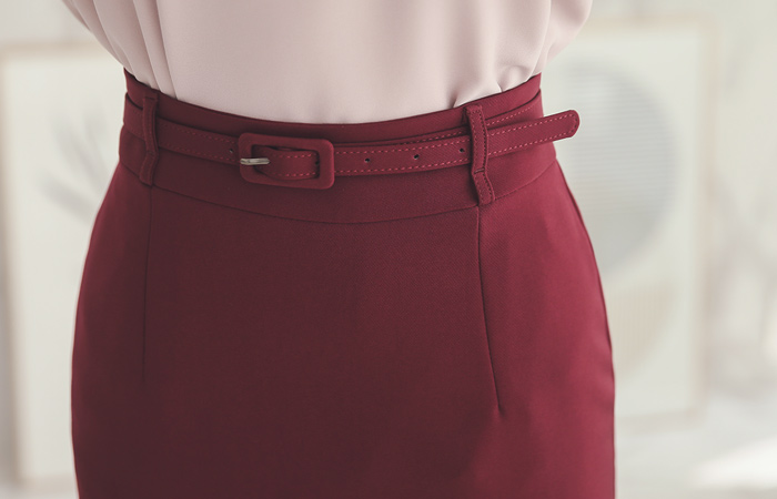 ミニマルベルトラインスカート