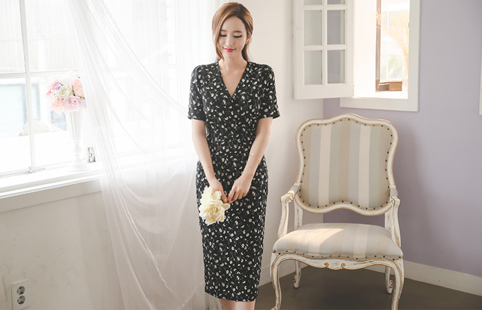 ブルーミングフラワーミディド​​レス