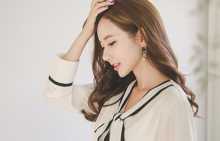 ブラックライニングリボンタイドレス