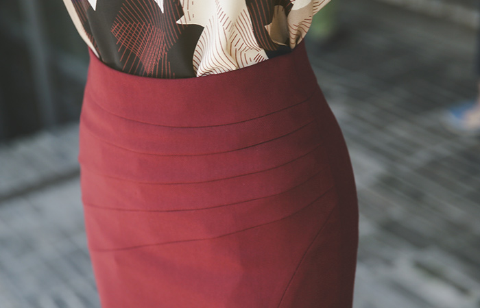 斜体切開ひらきスカート