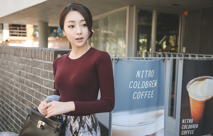 ベーシックスリムフィットラウンドニット（fall）