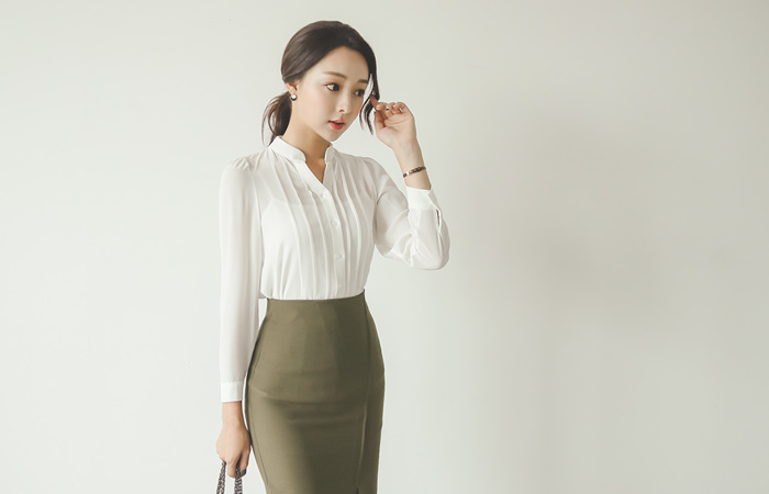 ピンタックラインハーフオープンチャイナブラウス