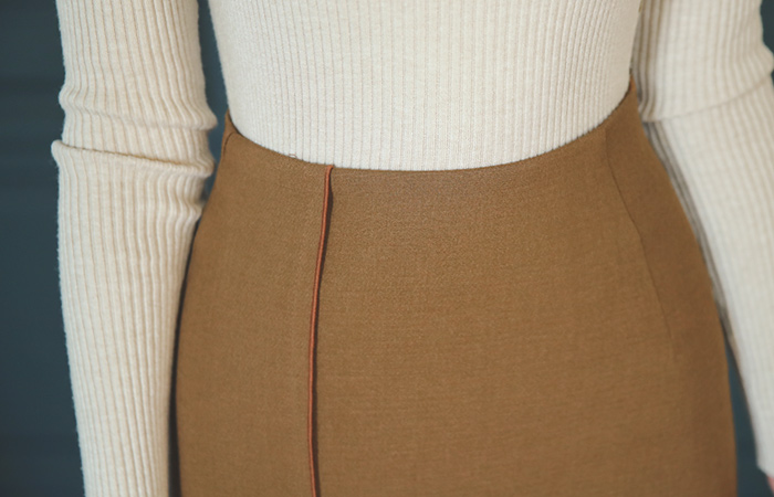 ナチュラルパイピングスリットスカート