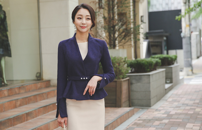 スリットスリーブパールベルトウールウールジャケット