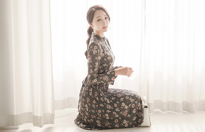 オードリーフラワープリッツドレス