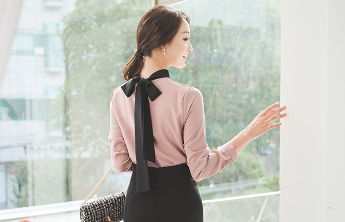 モリアブラックタイスカーフブラウス