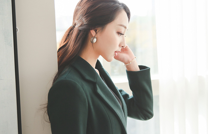 スリムテイラーゴールドベルトウールコート