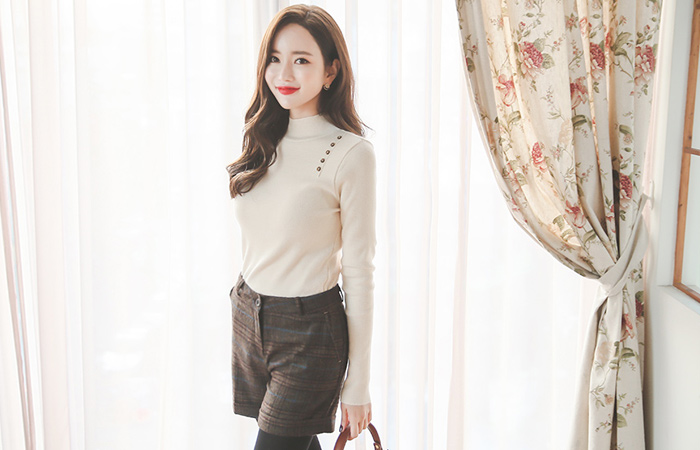 ショルダーボタン半極性ウールニット