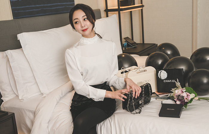 ベルベットトリミングシルキーブラウス