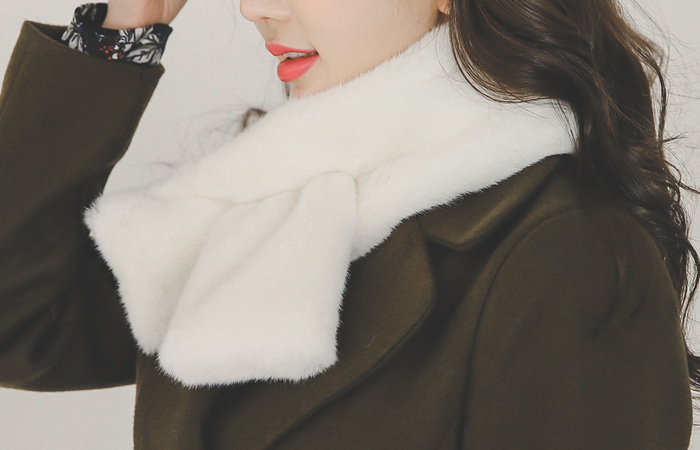 ジェニーソフトフェイクファーマフラー