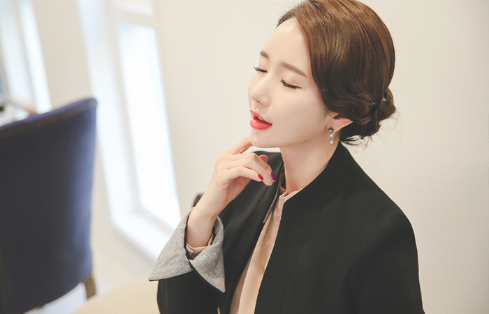 スタンディングネックヒントボタン配色ウールコート