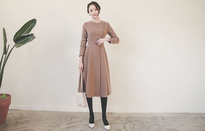 レディボタンフレアロングワンピース