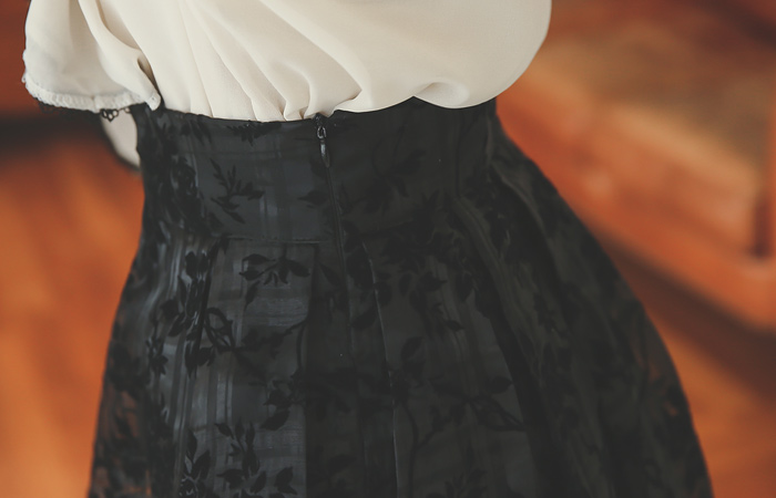 オーガンザチェック・フラワーフレアスカート