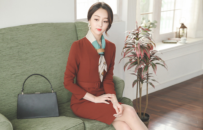 ブリックオンバル切開ブイネックドレス