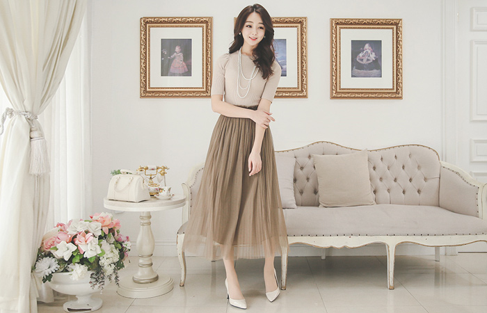 シャーリングショルダー5分袖ラウンドニット