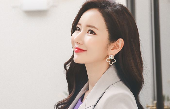 女性パールボタンAラインロングジャケット