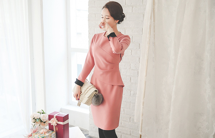 ピンチシャーリングラウンドフェプラムドレス