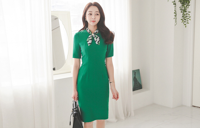 ミニマルダーツスリムドレス