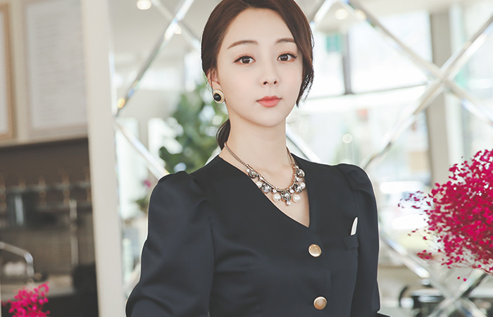 ラグジュアリーハンガーチップパフ袖ドレス