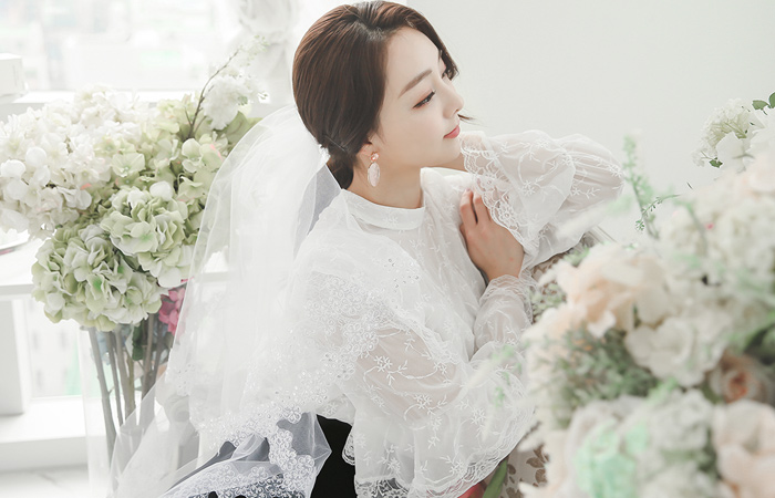 ピュアティアードラッフルブラウス