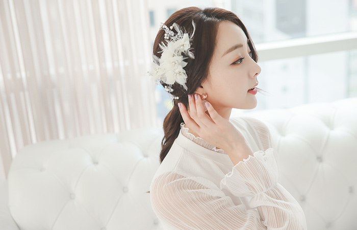 リンクルシーツルーフリルネックブラウストップ