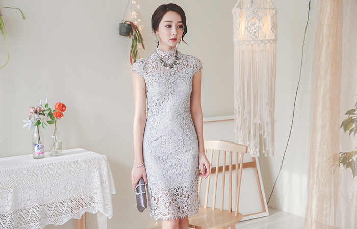 グラシア半ハイネックレイスドレス