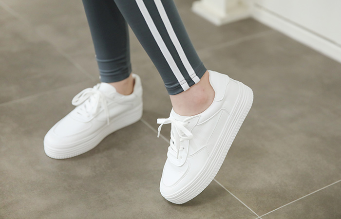 カジュアルカーフスキンスニーカー