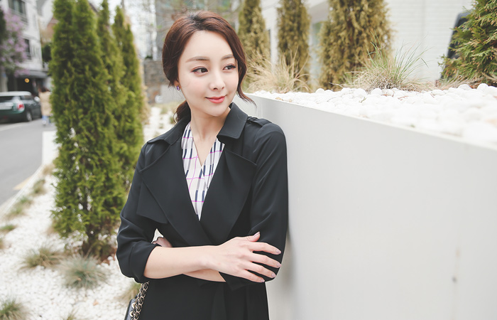 シルキーライトトレンチジャケット