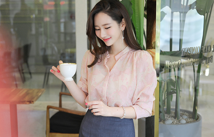 ブロッサムバーンアウトヨークブラウス