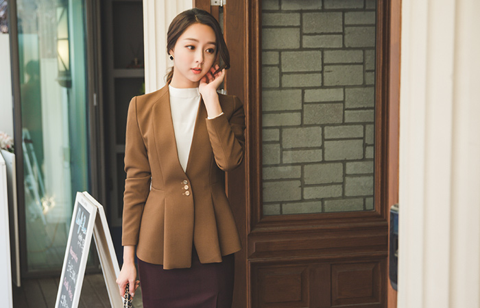 ゴールドボタンポールデッドフェプラムジャケット