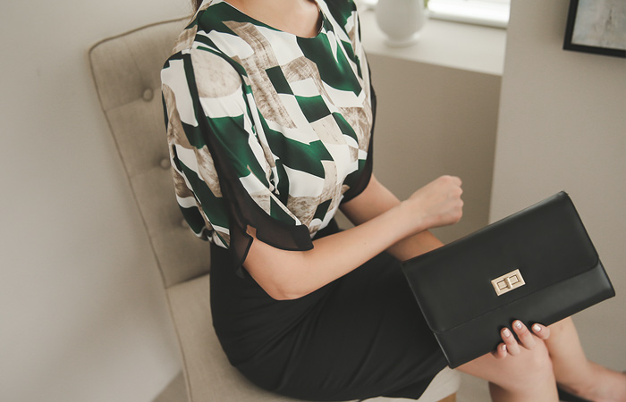 スコルチョシフォントリミングシルキーブラウス