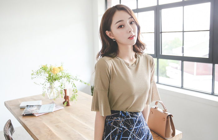 スラブシーツルーラッフル袖トップ