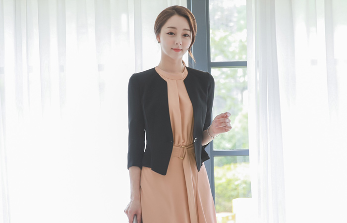 ジュエルボタンダブルフェプラムショートジャケット