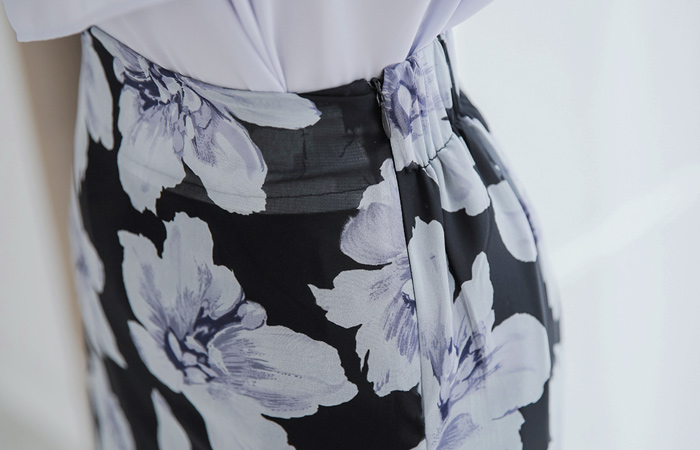 ビッグフラワーシーツルーシーポンロングスカート