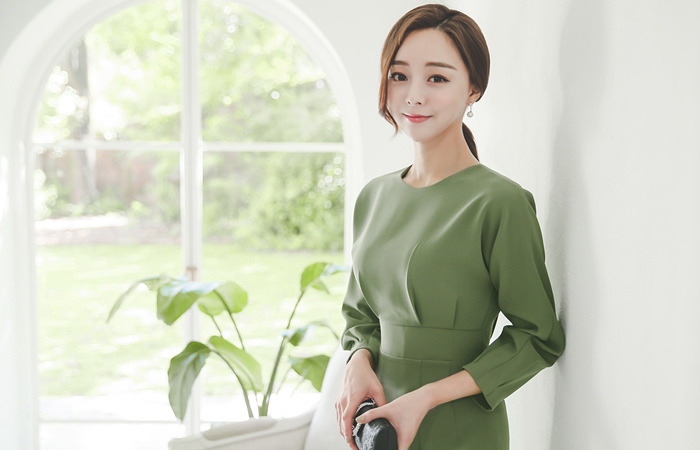 アーバンスリムピンタックバランスドレス