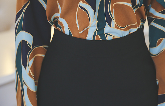 ラインオンバルラッフルマーメイドスカート