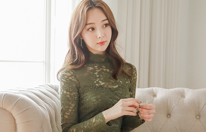 そのレイス半ハイネックレイスドレス